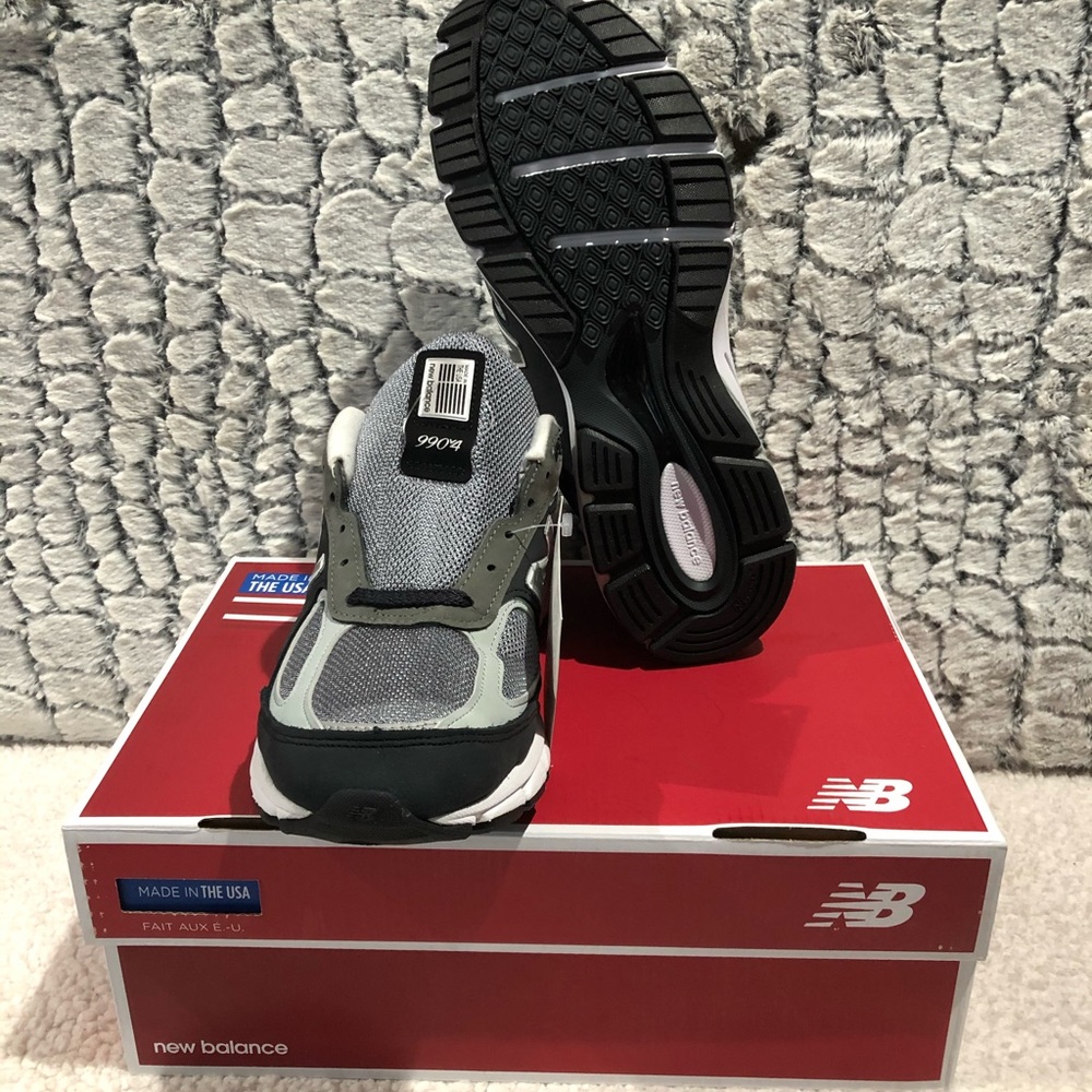 New Balance 990 'Silver Mink' Athletic Shoes - Picture 4 of 5